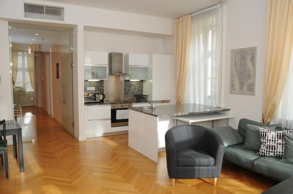 Royal Road Apartment Praag Buitenkant foto